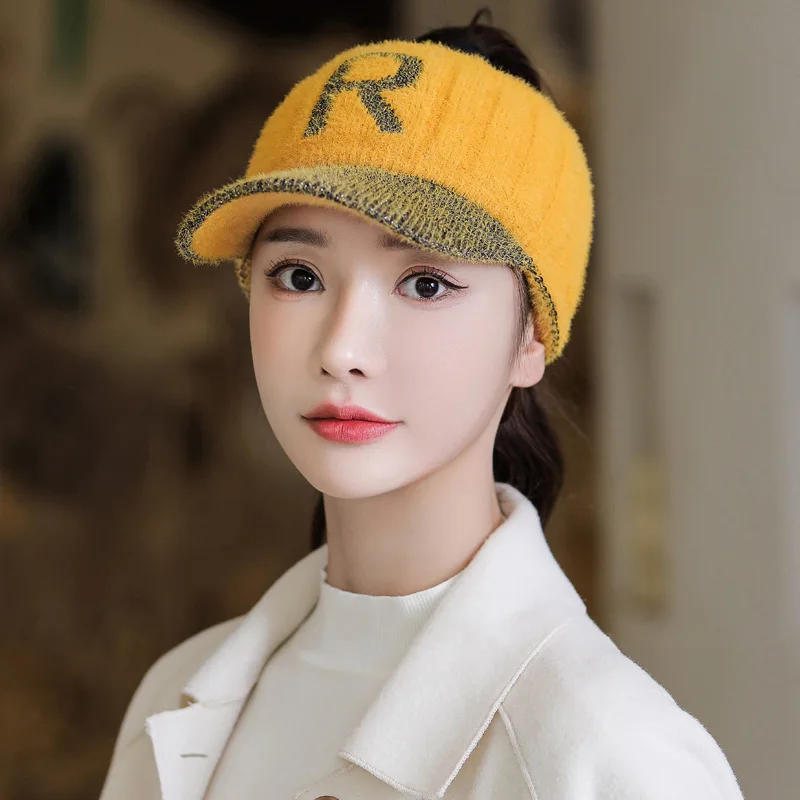 2023 Корейската версия на новия есенно-зимни шапки, дамски модни вязаная вълнена шапка с буквата R, в два цвята топла зимна шапка