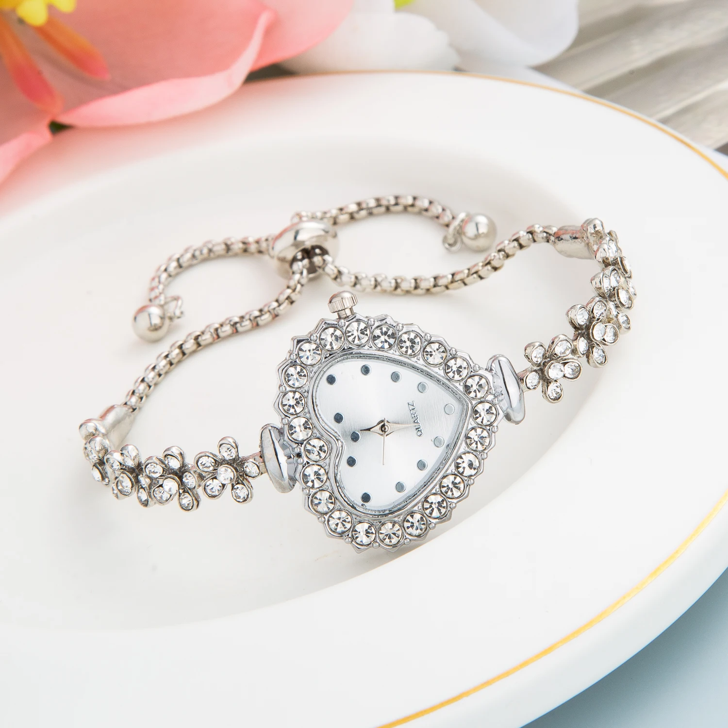 2023 Нови reloj mujer Луксозни часовници с Диаманти за Жени, Модерни Кварцови часовници, подаръци за дамите, Кристални часовник, Безплатна доставка