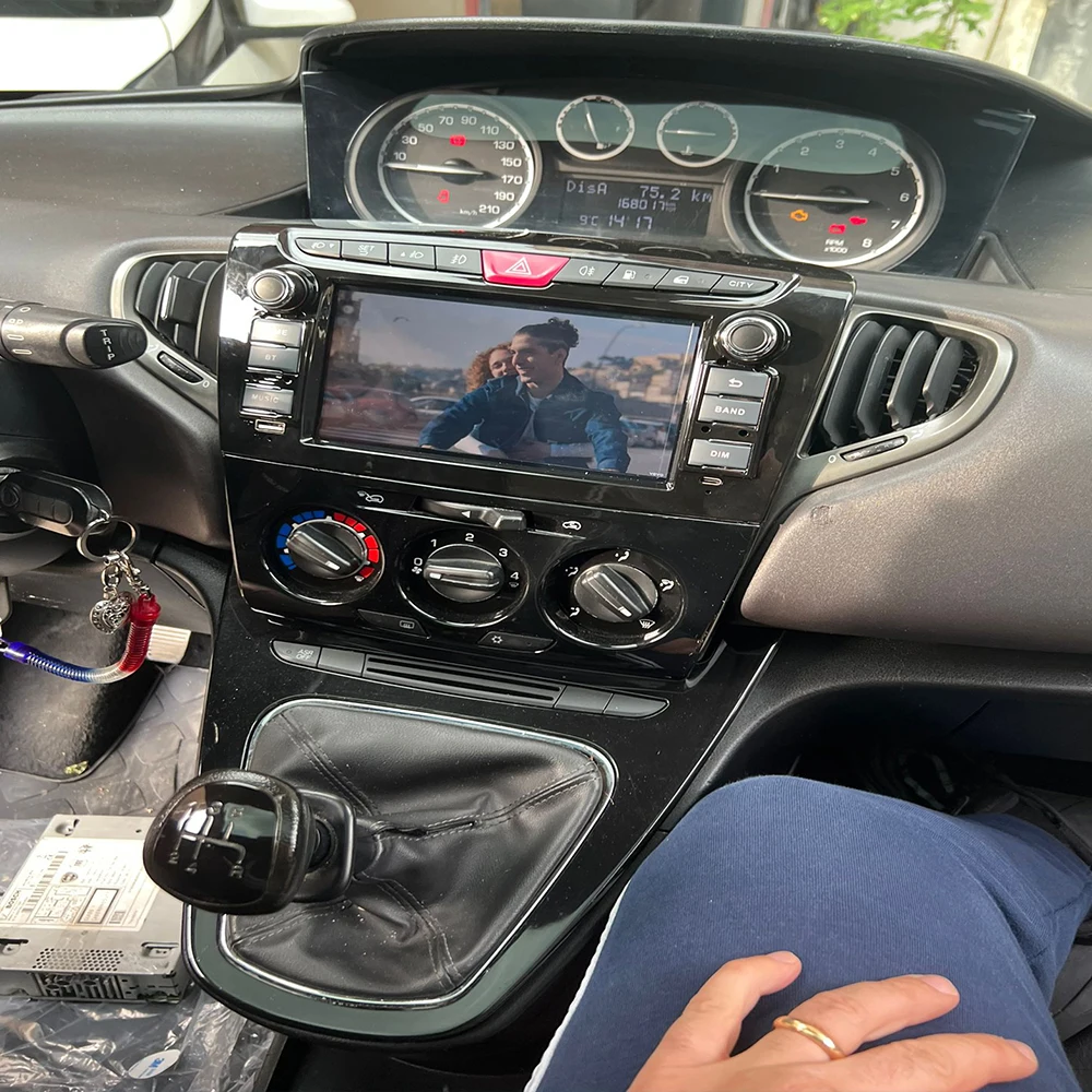Android 12 радиото в автомобила мултимедиен за LANCIA YPSILON 2012 2014 2016 2018- 2050 Безжична Carplay 5G WiFi GPS DSP Тема на потребителския интерфейс Стерео