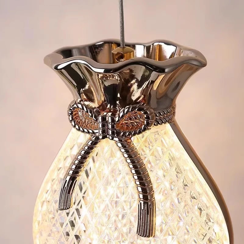 Креативна нощна малък полилей Лъки Bag, Метална + акрил подвесная лампа, Окачена лампа за спалня, дневна, стълбище, Начало декор
