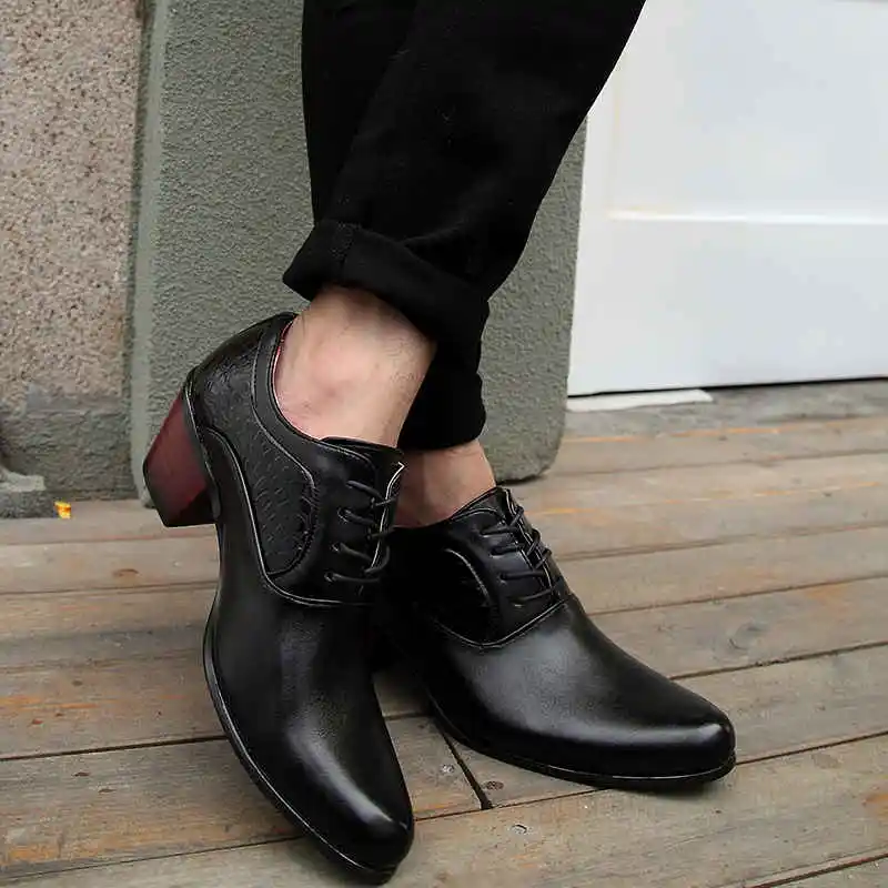 Социална обувки, мъжки топло модельная обувки за мъже, Популярни продукти 2023, Мъжки Лоферы, гумени износоустойчиви Маратонки в стила Аниме, Камуфлированные Стаи