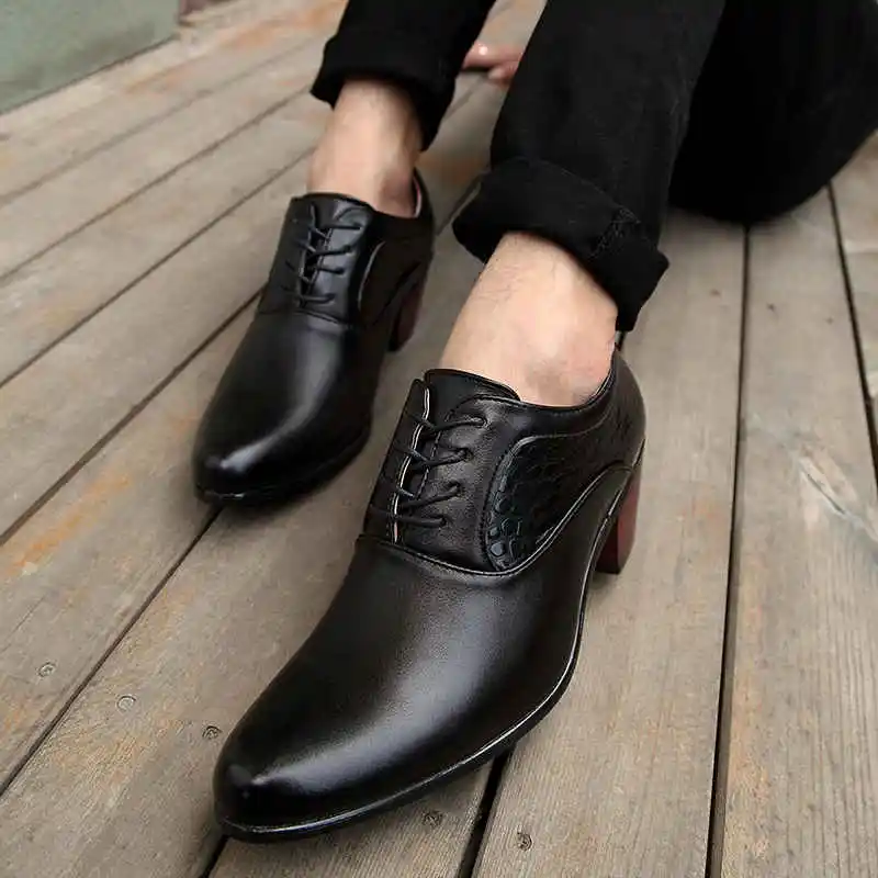 Социална обувки, мъжки топло модельная обувки за мъже, Популярни продукти 2023, Мъжки Лоферы, гумени износоустойчиви Маратонки в стила Аниме, Камуфлированные Стаи