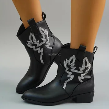 Каубойски Бели Ботильоны За Жени; Колекция 2023 г.; Модни Каубойски ботуши в Западен стил с бродерия; Ежедневни Дизайнерски обувки с остър пръсти