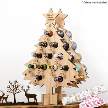 На рафта за бирени бутилки във формата на коледно изобразен дървена обратно броене до Коледа, Коледна елха удобства, календар приятелите на вината