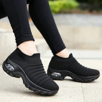 Черна ежедневни спортни обувки за жени, маратонки на платформа, модни дамски маратонки, увеличаване на растежа, дишащи Меш слипоны, женски
